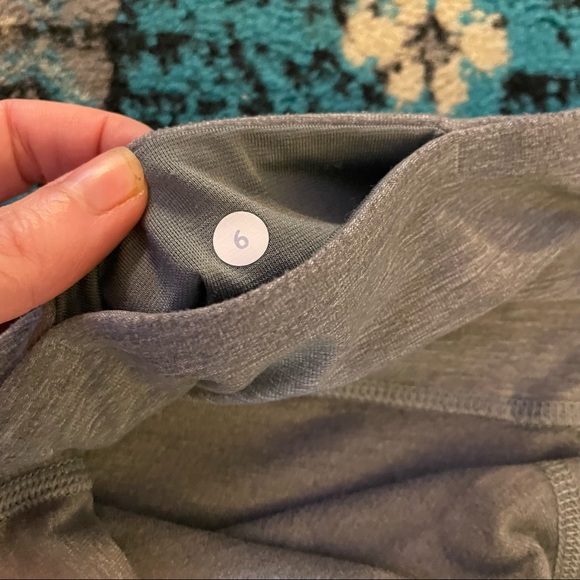 lululemon Leggings Grey Sz 6 - Picture 2 of 5